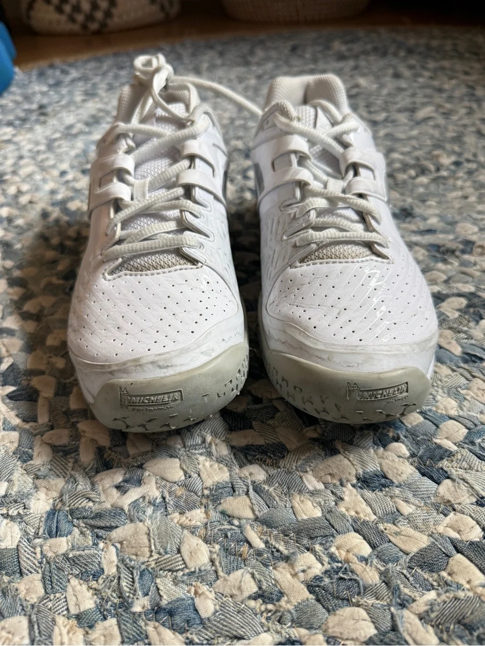 Babolat Youth court tennis shoes size 5.5